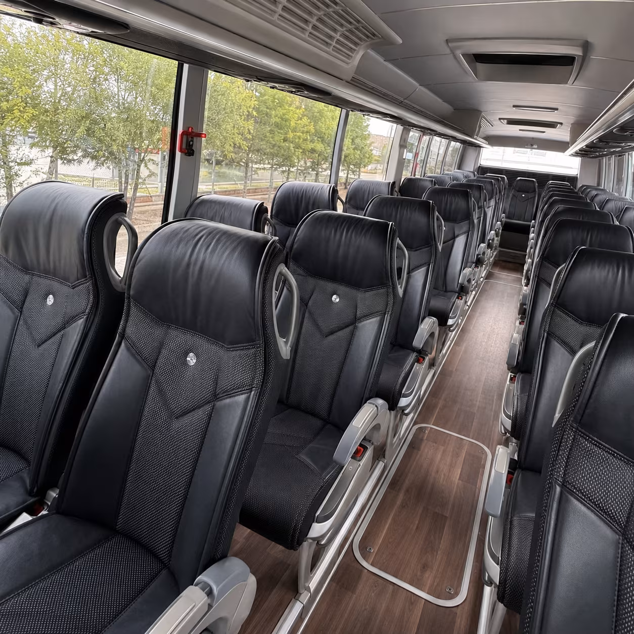 charter buses to saratoga race course and the capital region